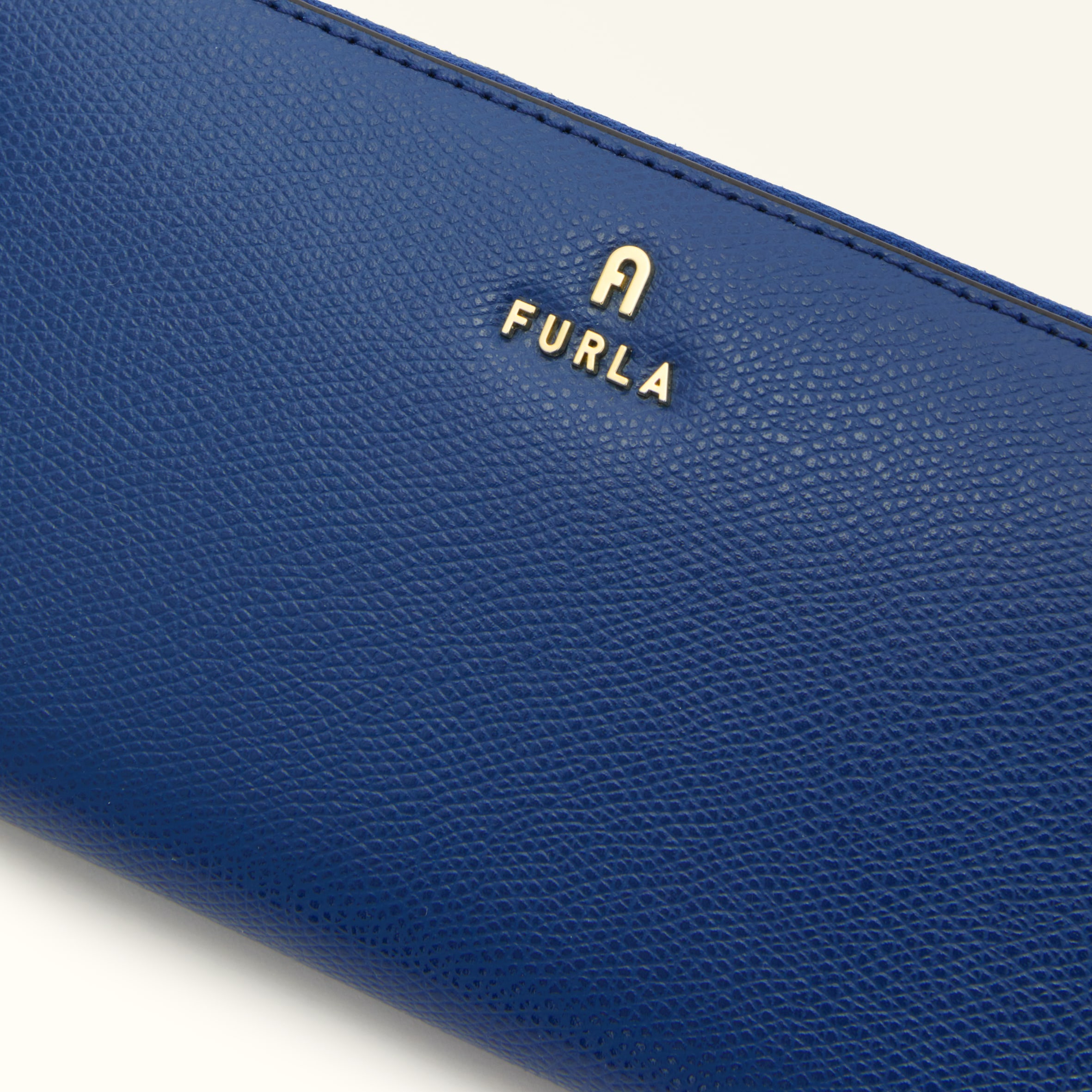 Furla Camelia Zip Around XL