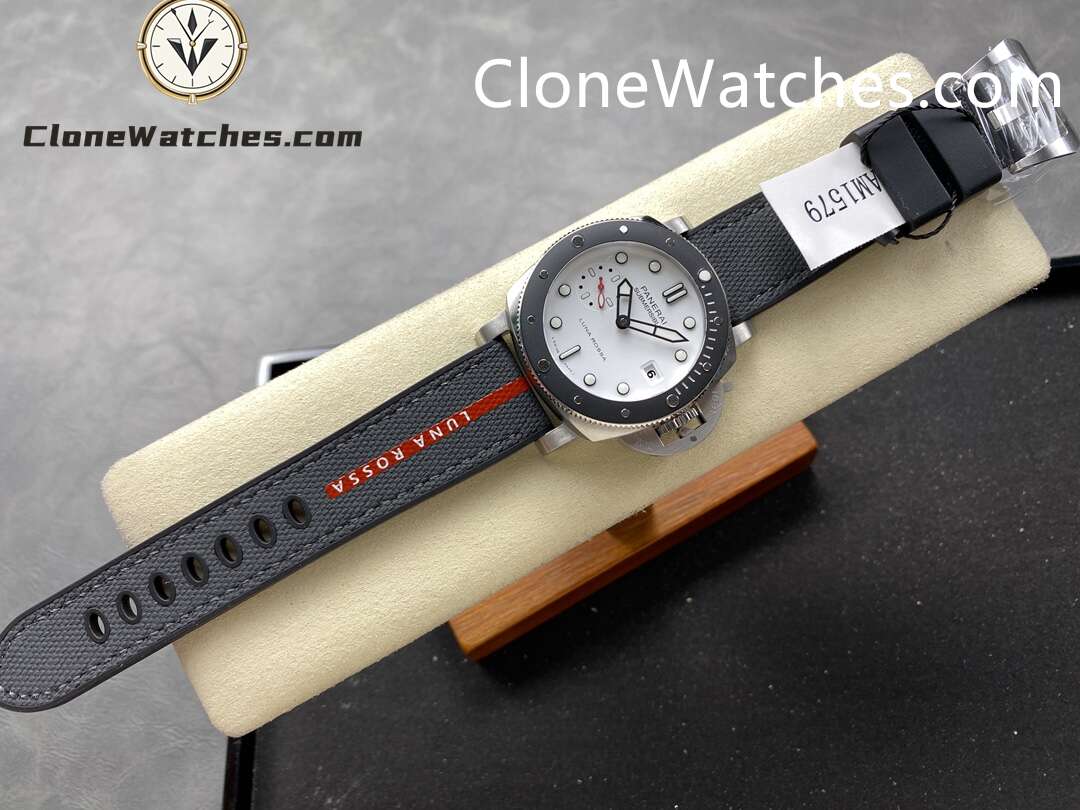 Panerai Super Clone Watches 1:1 Submersible Luna Rossa PAM01579 White Dial 42mm