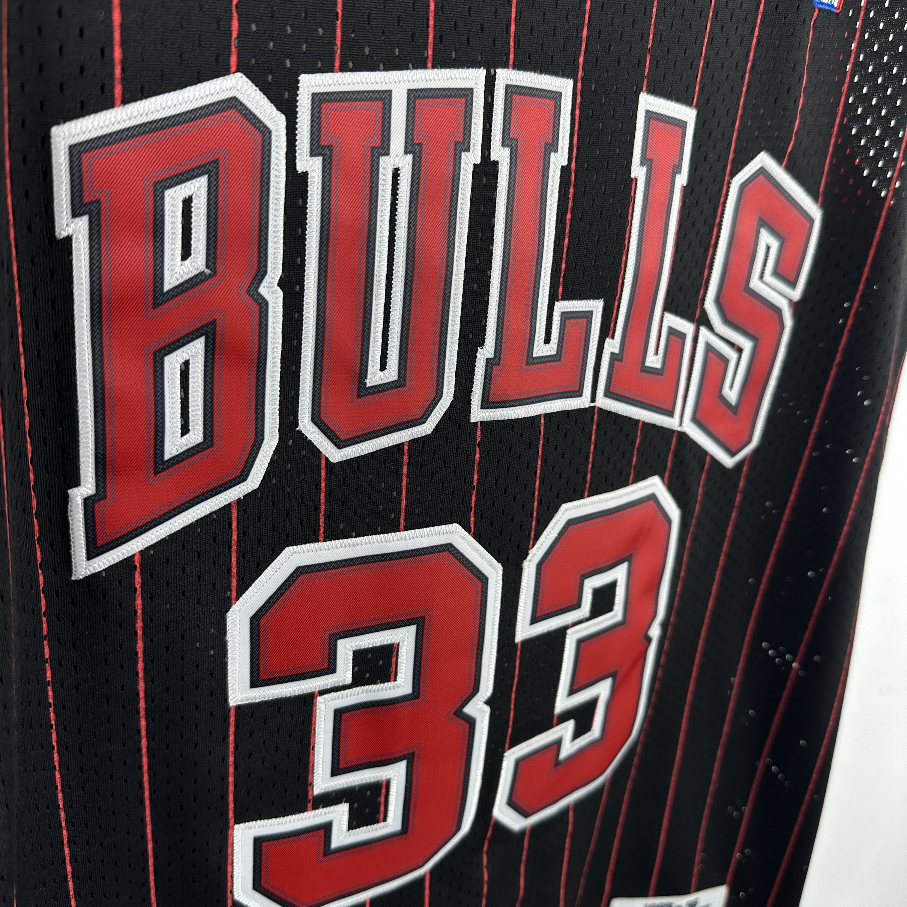 Embroidered MN retro jersey, Bulls 97/98 season, black stripes, No. 33 Pippen
