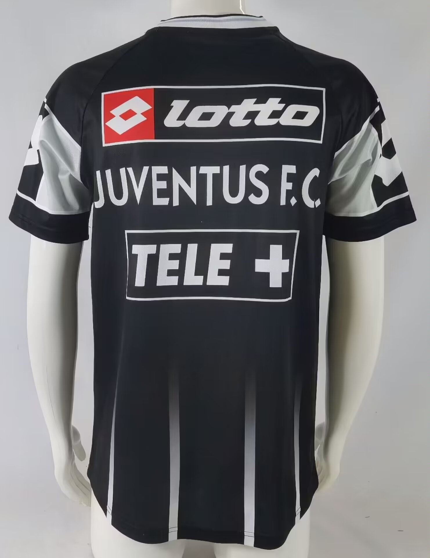 2000/01 Juventus home retro jersey - Fans Edition