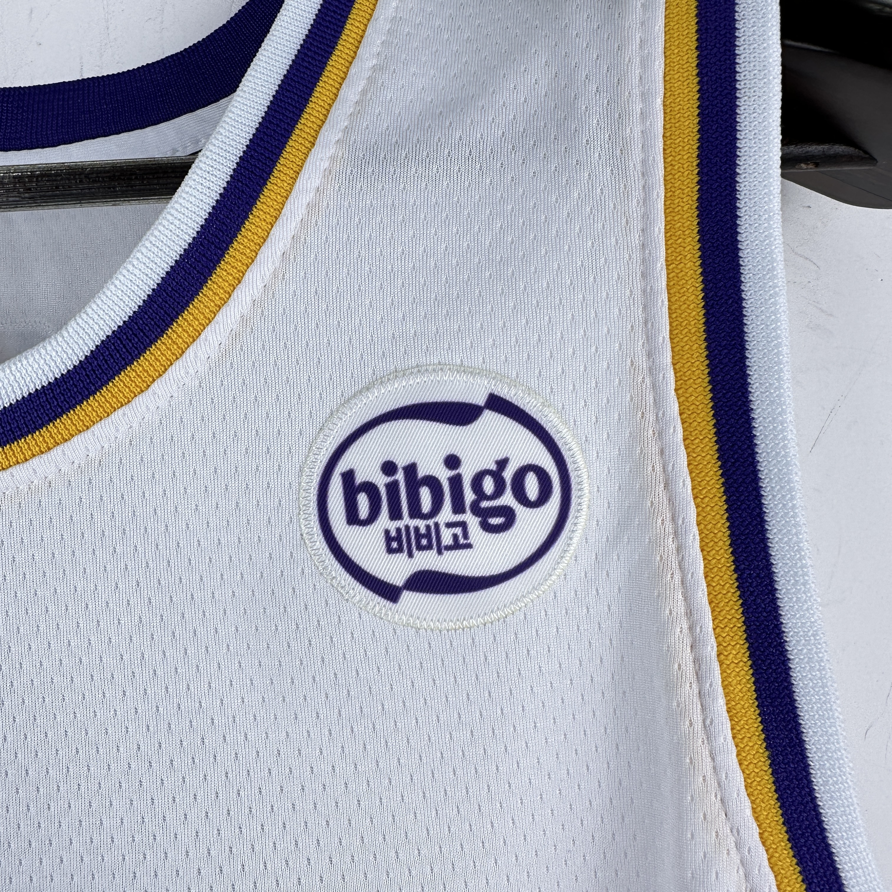 Embroidered Lakers Crew Neck White No. 77 Doncic