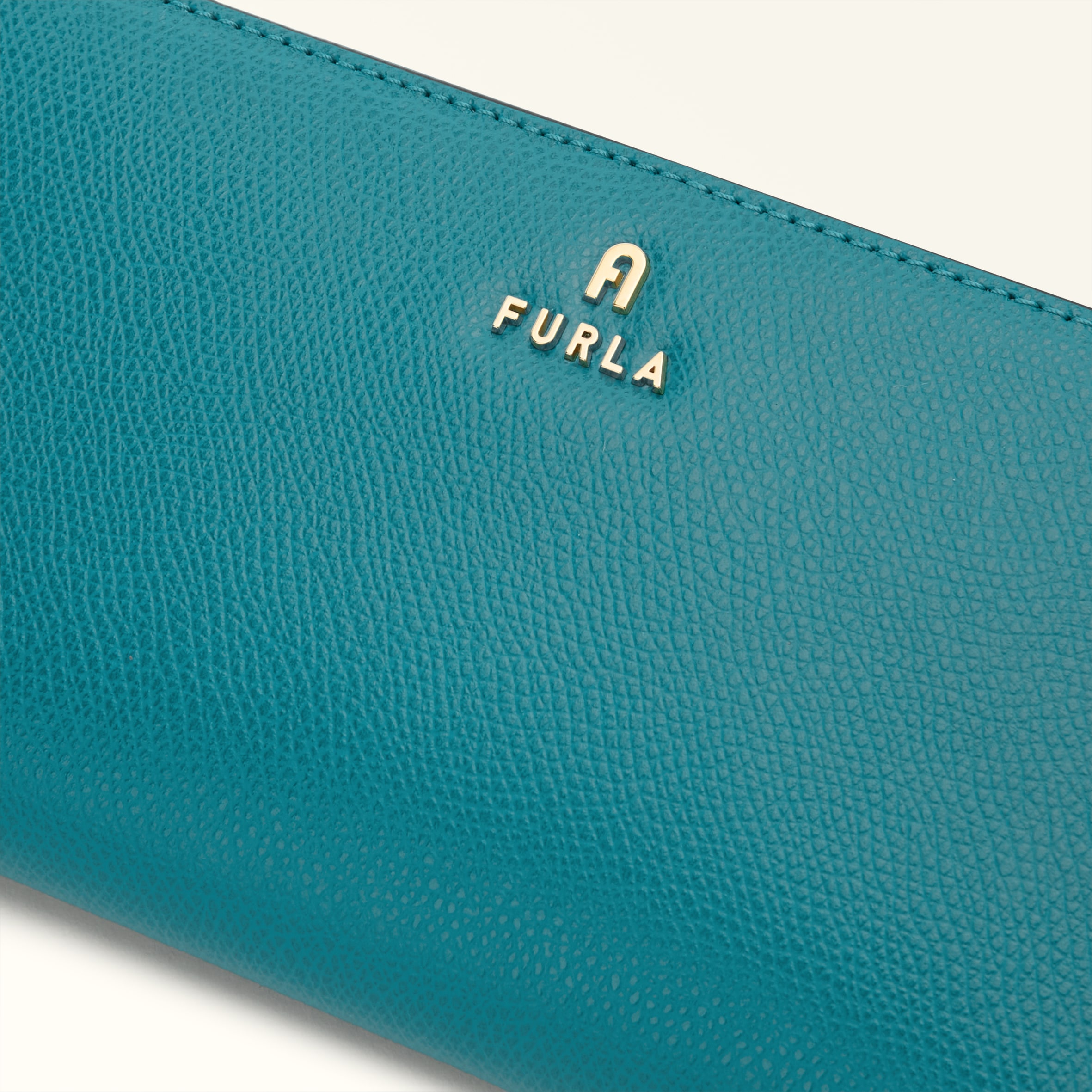 Furla Camelia Zip Around XL