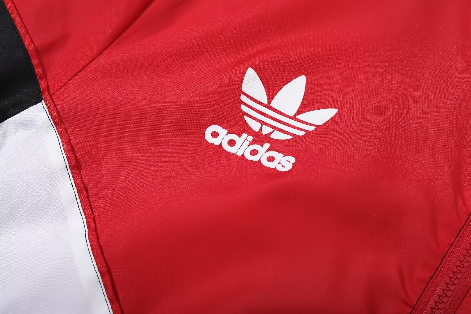 2023/24 Manchester United black and red hooded windbreaker 1:1 Thai quality