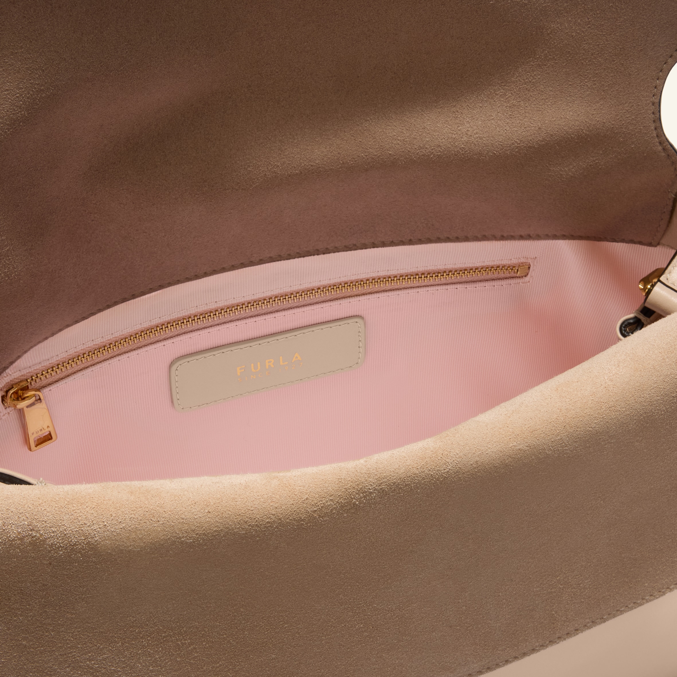 Furla Domus Shoulder Bag M