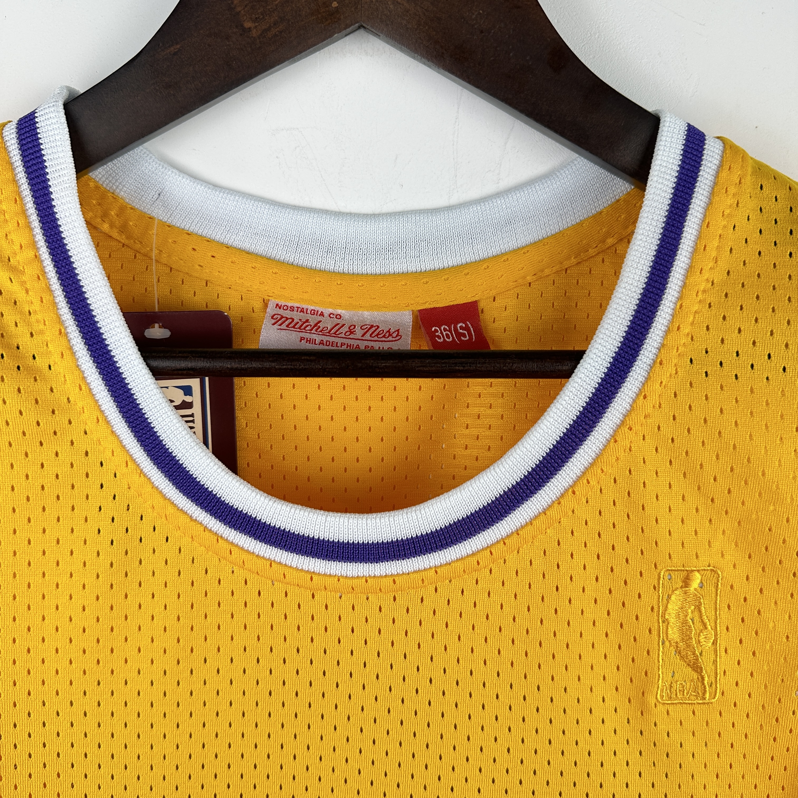 Embroidered MN Retro Jersey Lakers 07/08 Season Crew Neck Yellow No. 24 Kobe