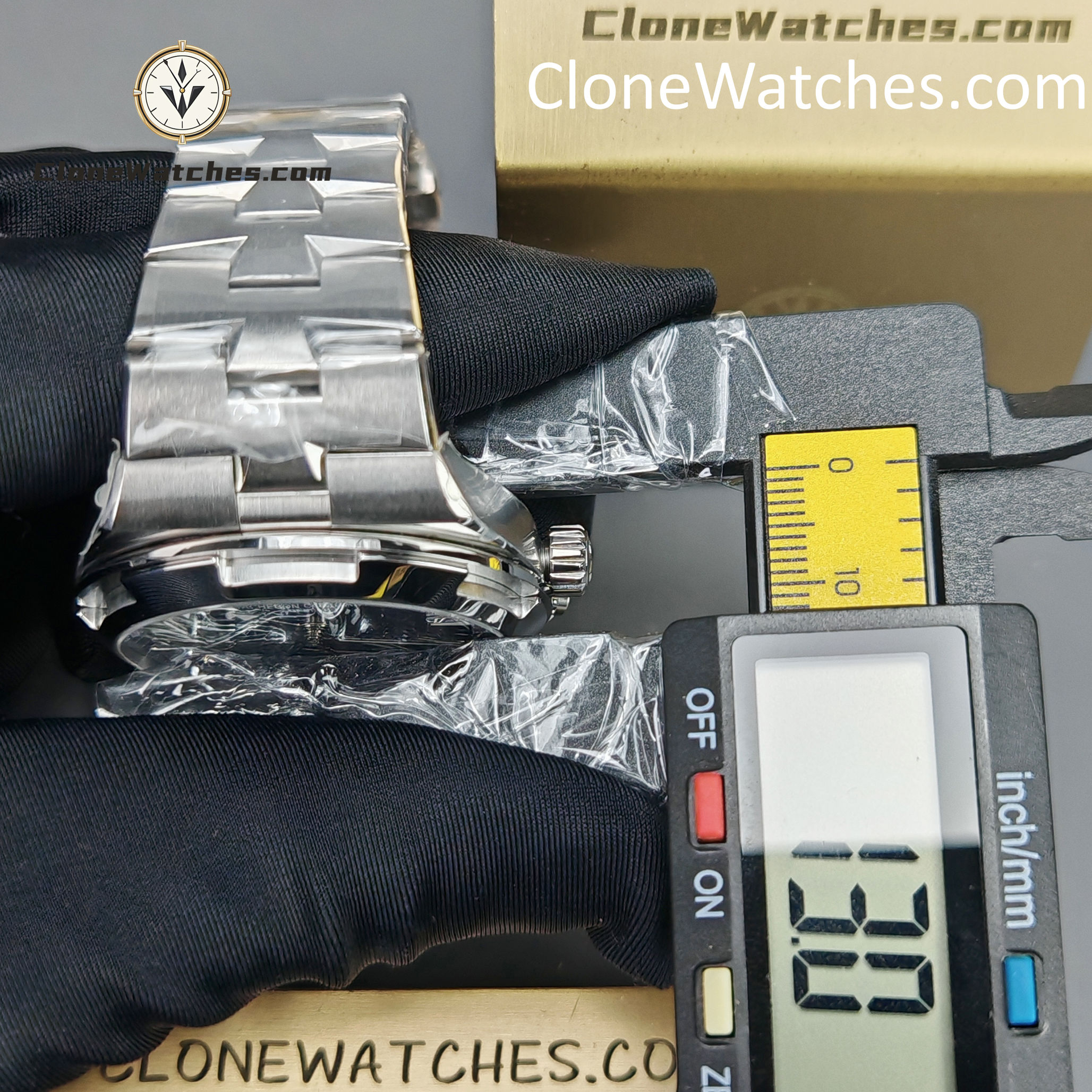 Vacheron Constantin Super Clone Watches 1:1 Overseas Dual Time 7920V/210A-B334 Blue Dial