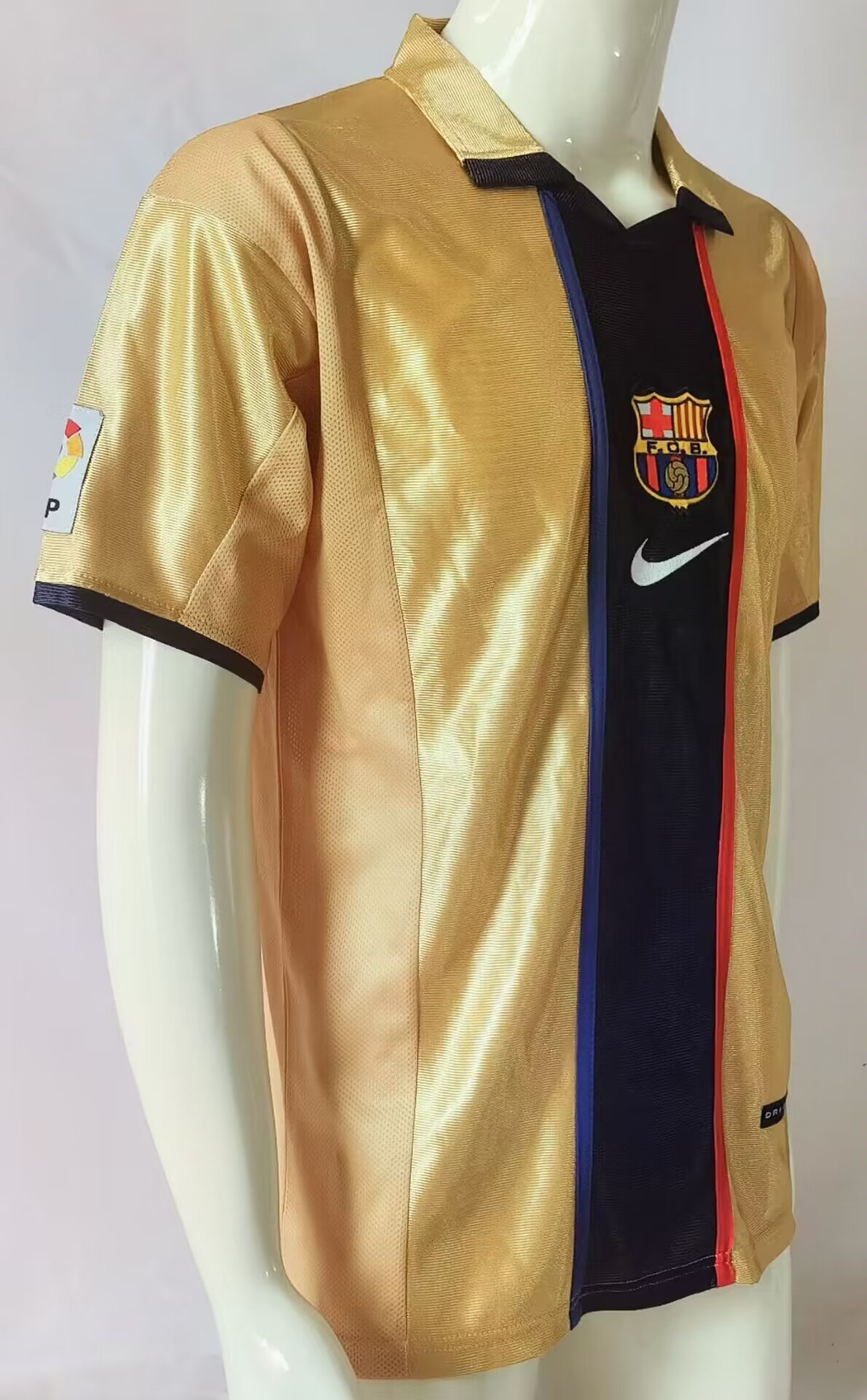 2001/02 Barcelona Away Retro Jersey