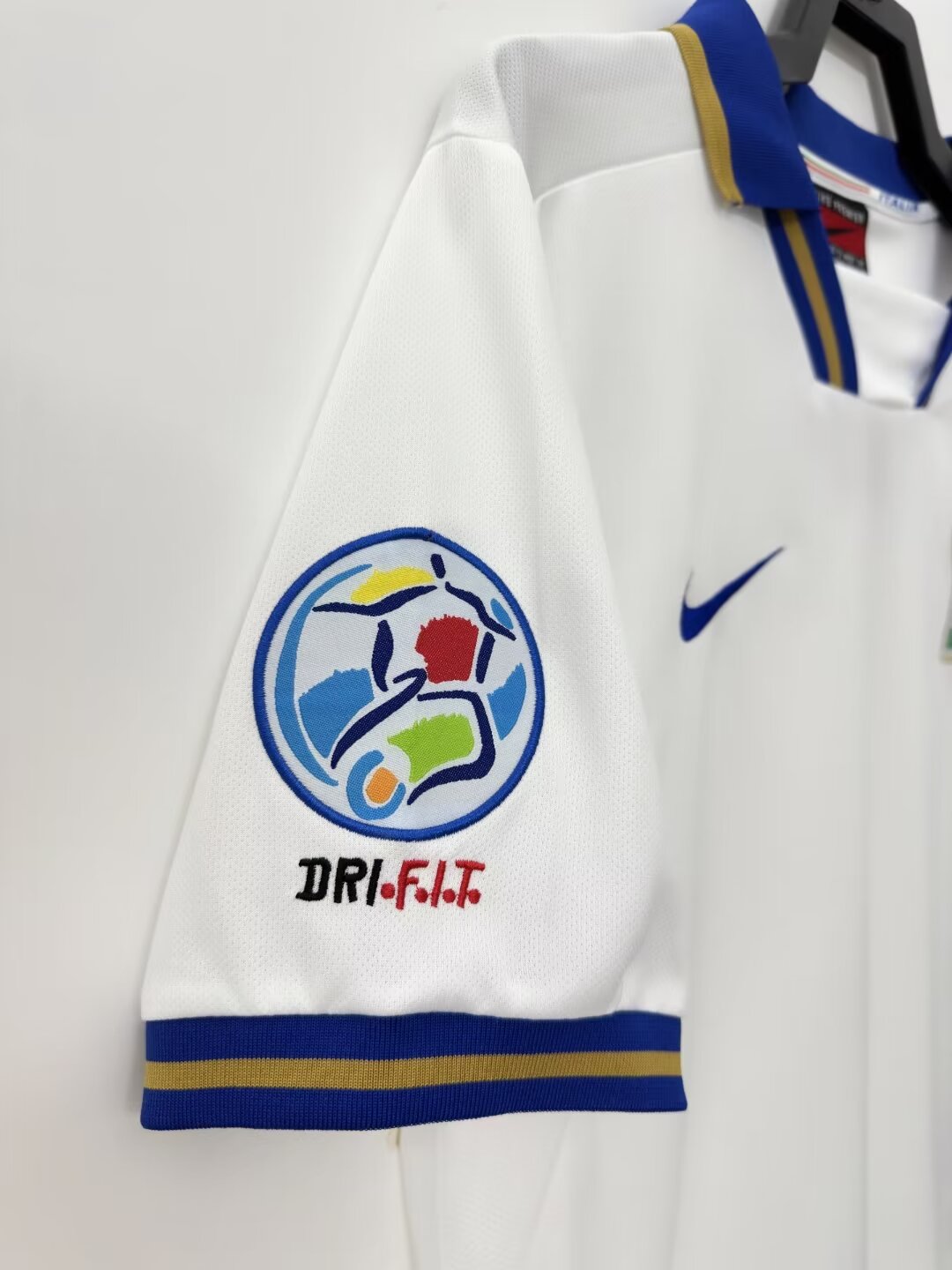 1996 Italy Away Retro Jersey - Fans Edition