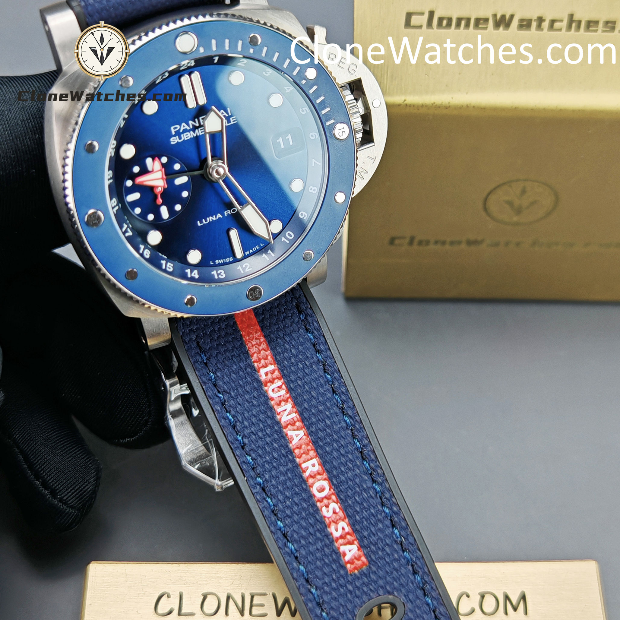 Panerai Super Clone Watches 1:1 Submersible GMT Luna Rossa Titanio PAM01507 42mm