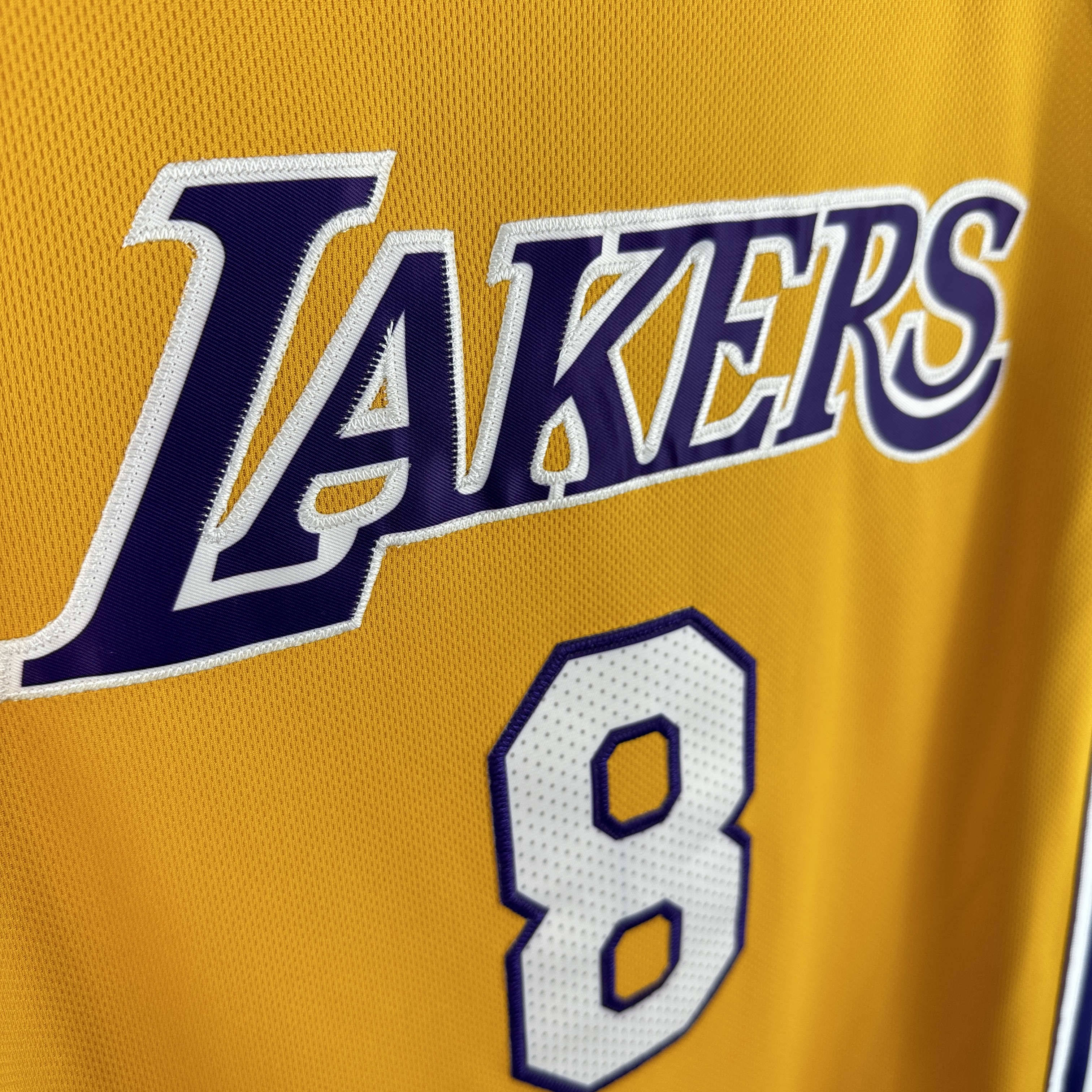 Embroidered MN Retro Jersey Lakers 00/01 Season V-neck Yellow No. 8 Kobe
