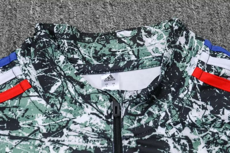 2024/25 Manchester United Half Zip Training Kit..