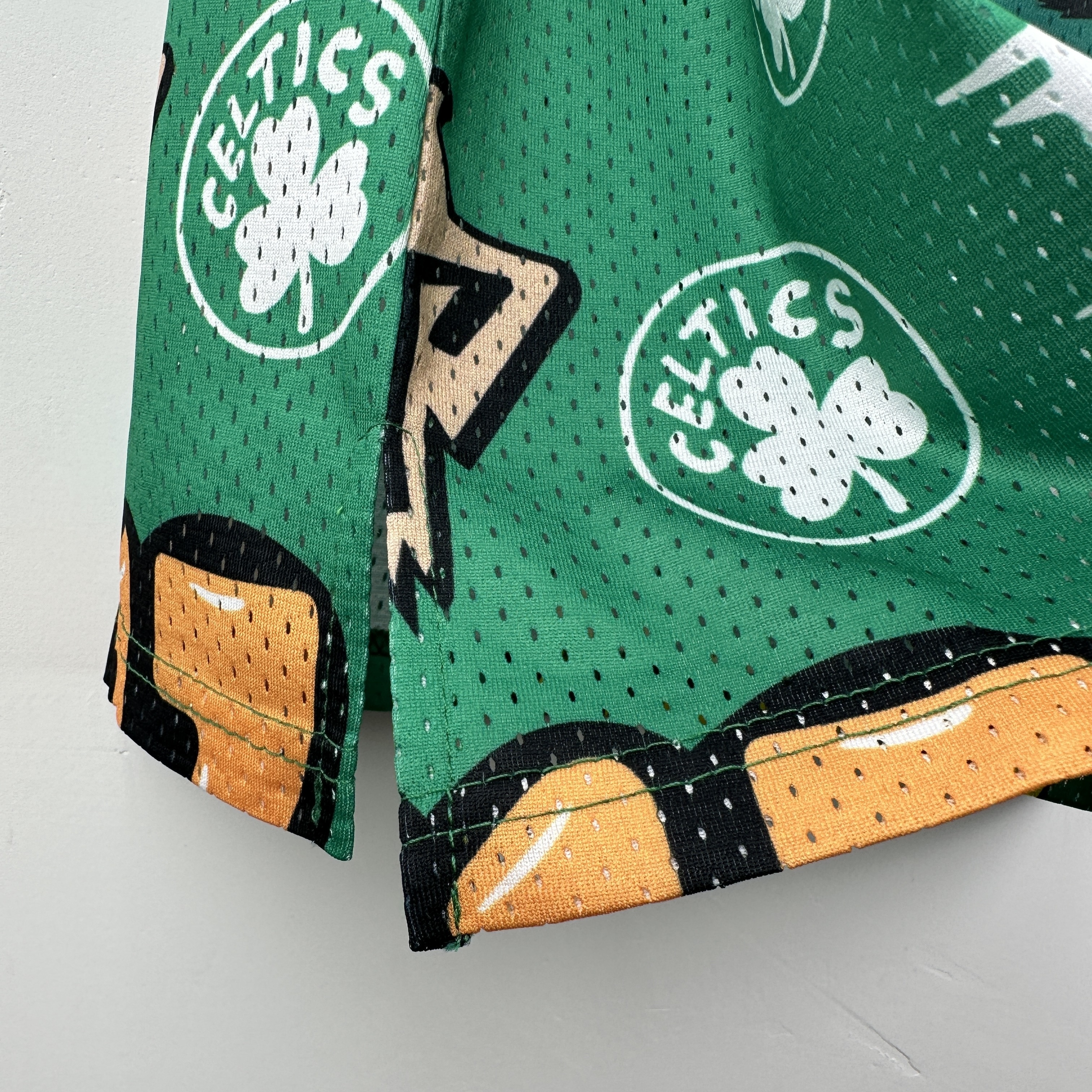 Embroidered MN Retro Jersey Celtics Graffiti No. 33 Bird