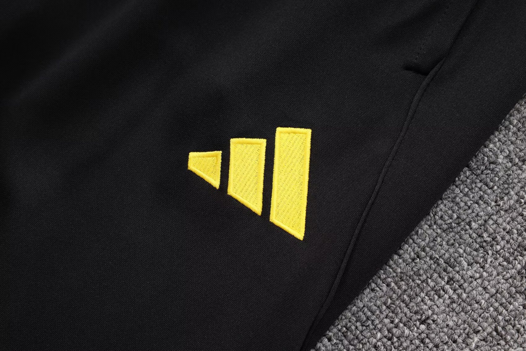 2025/26 Manchester United Black Jacket Tracksuit