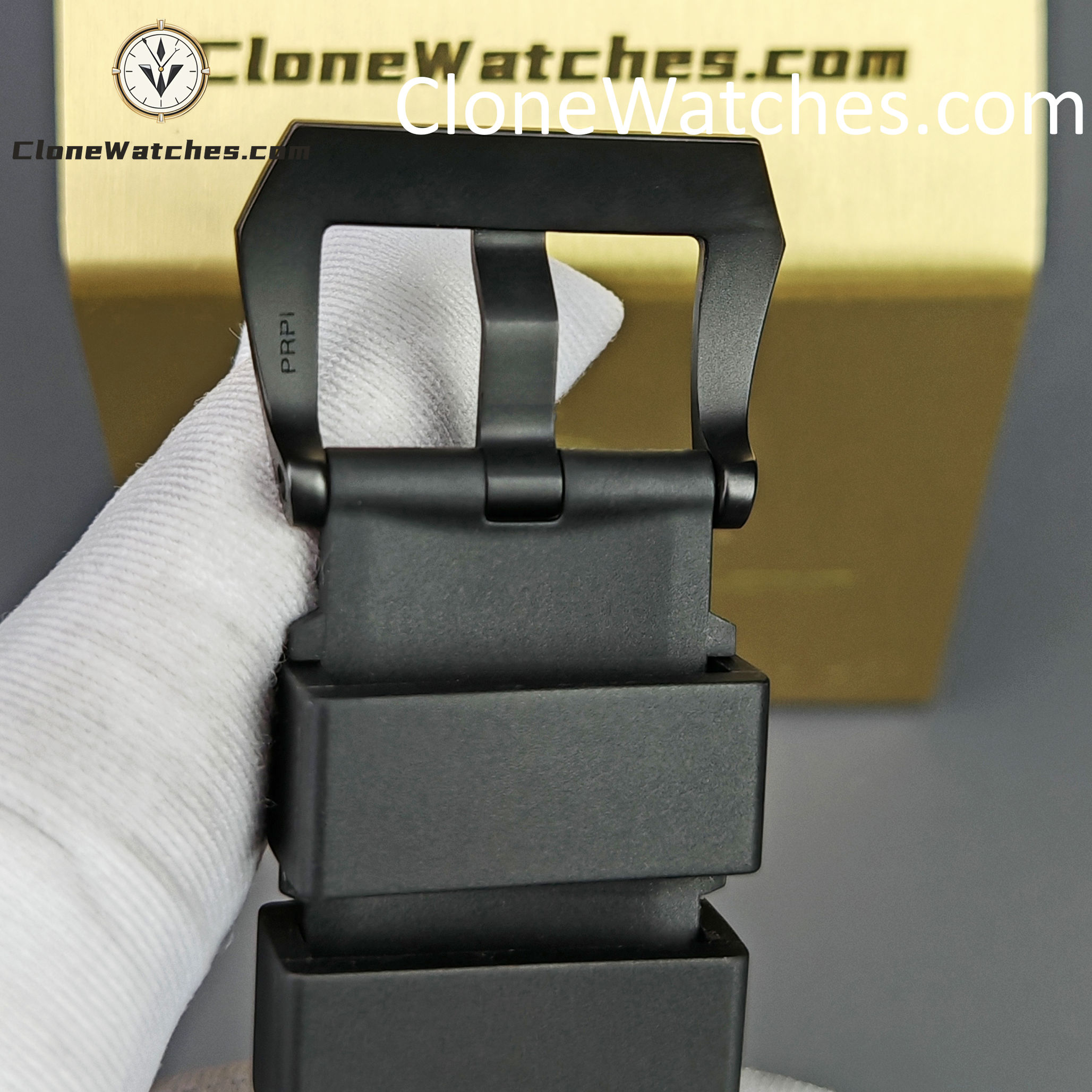 Panerai Super Clone Watches 1:1 Submersible CarbotechTM PAM02231 Black Dial