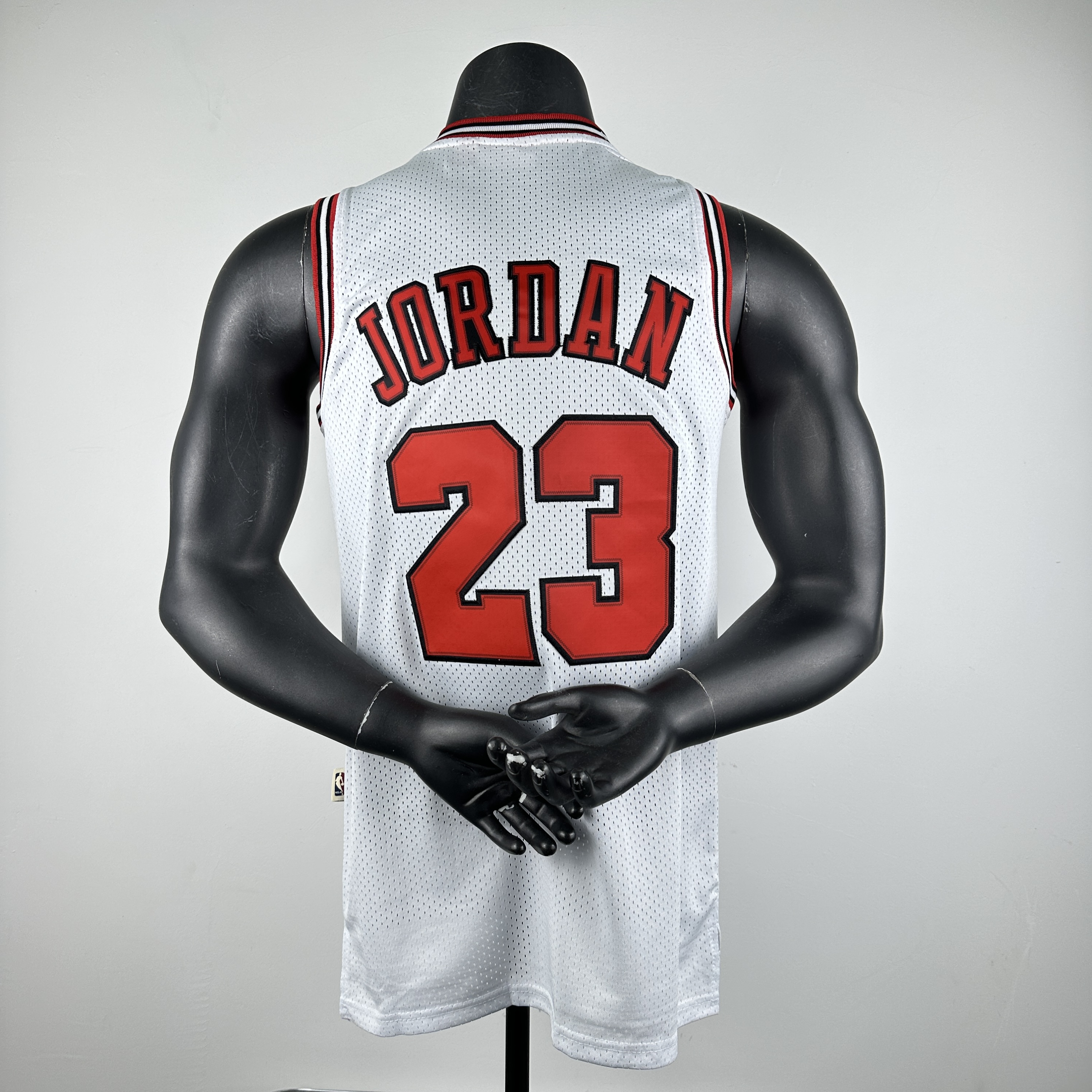 Embroidered MN retro jersey Bulls 97/98 season white No. 23 Jordan