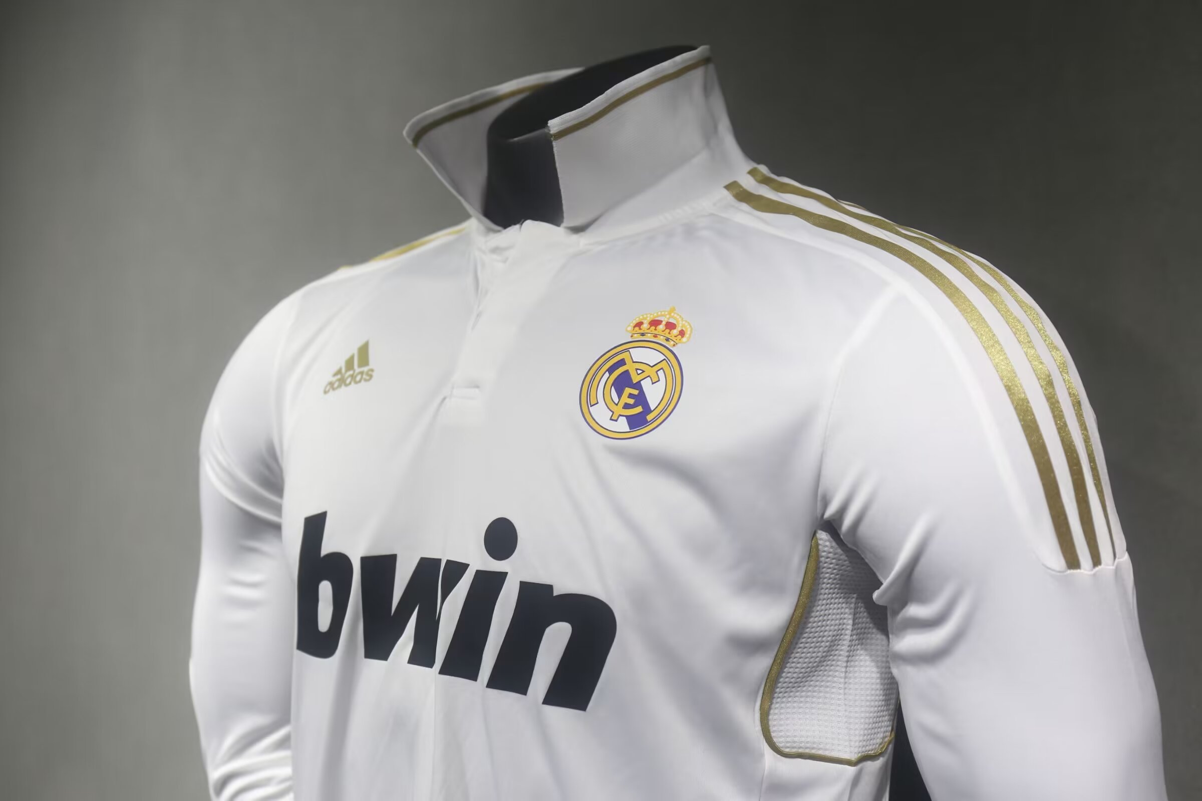 2011/12 Real Madrid Retro Fan Edition Long Sleeve