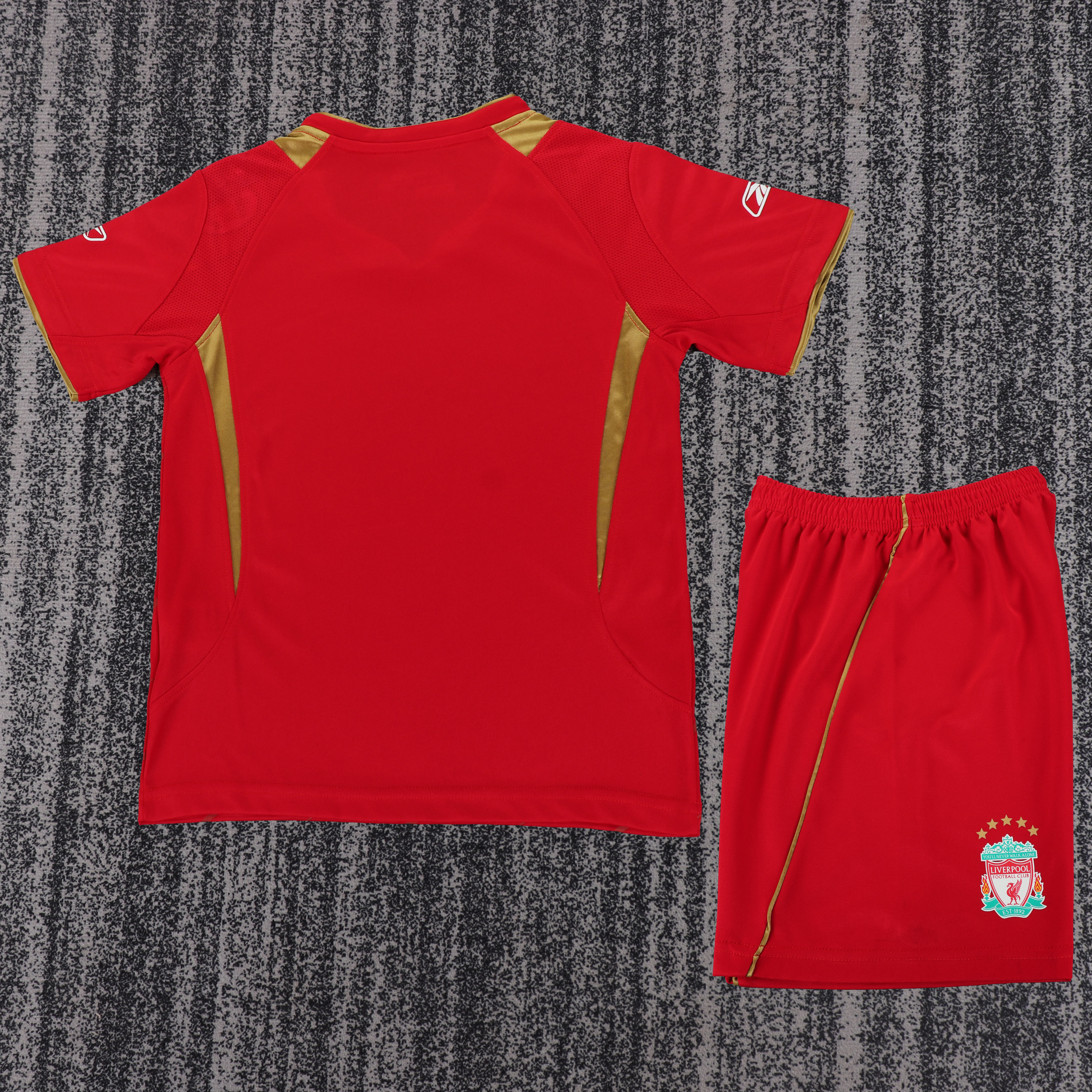 2005-06 Liverpool Home Retro Children's Jersey Set - Fans Edition