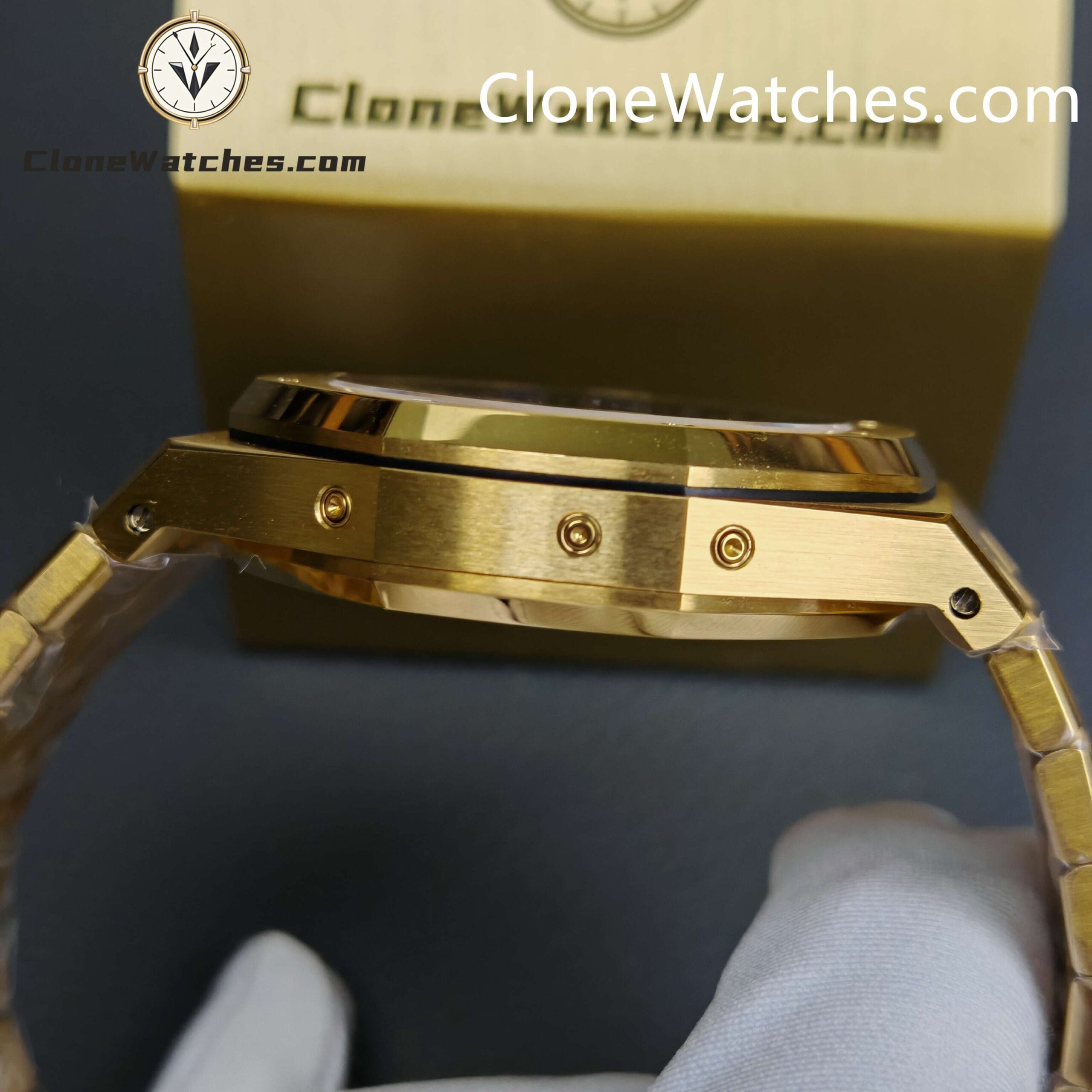 Audemars Piguet Super Clone Watches 1:1 Royal Oak Perpetual Calendar 18K Gold Plated Blue Dial 26574BA 41MM