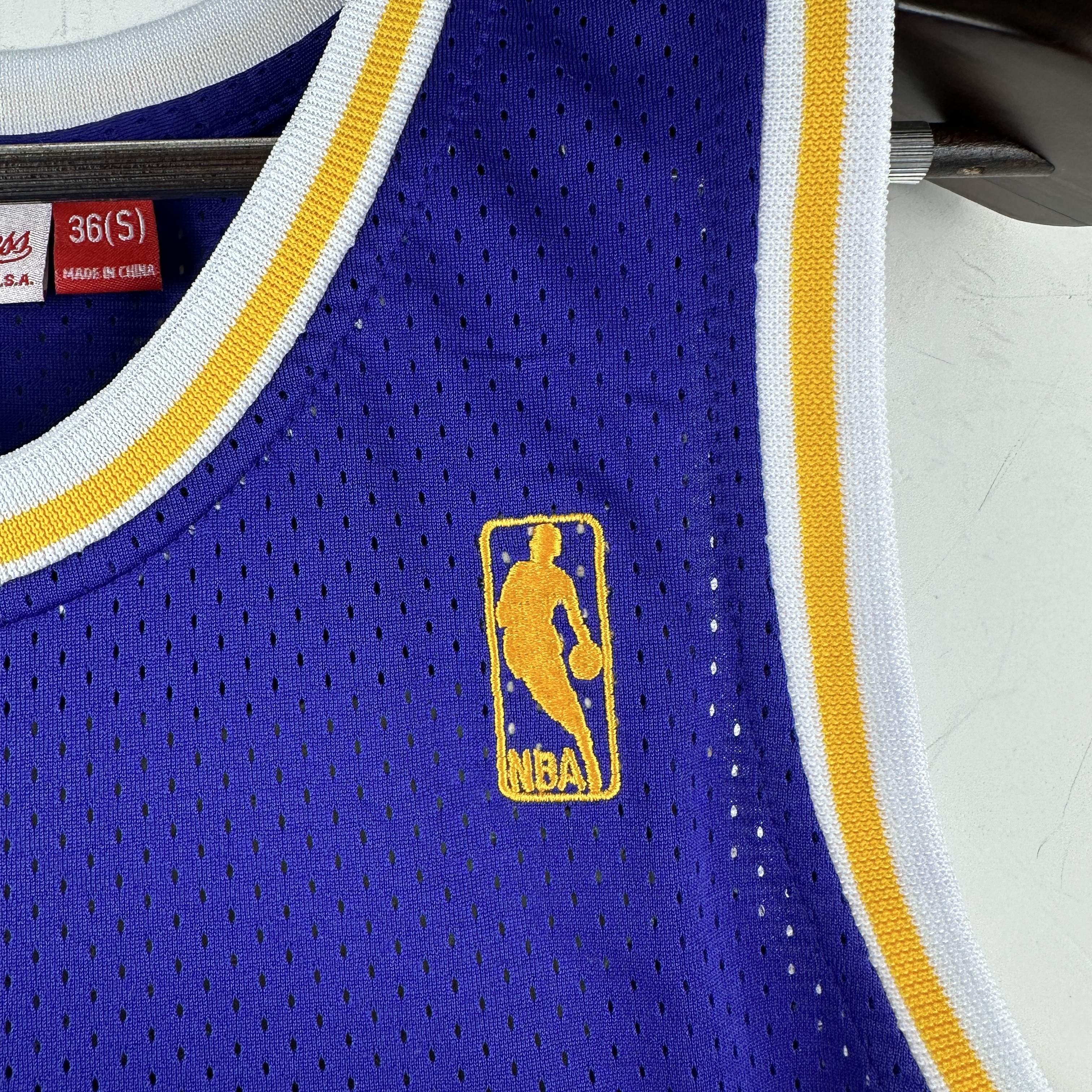 Embroidered MN Retro Jersey Lakers 96/97 Season Crew Neck Purple No. 8 Kobe